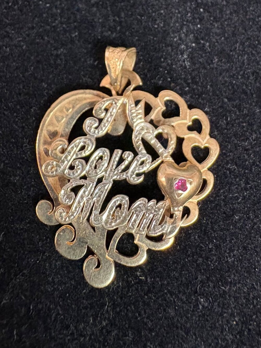 8K Gold "I Love Mom" Pendant